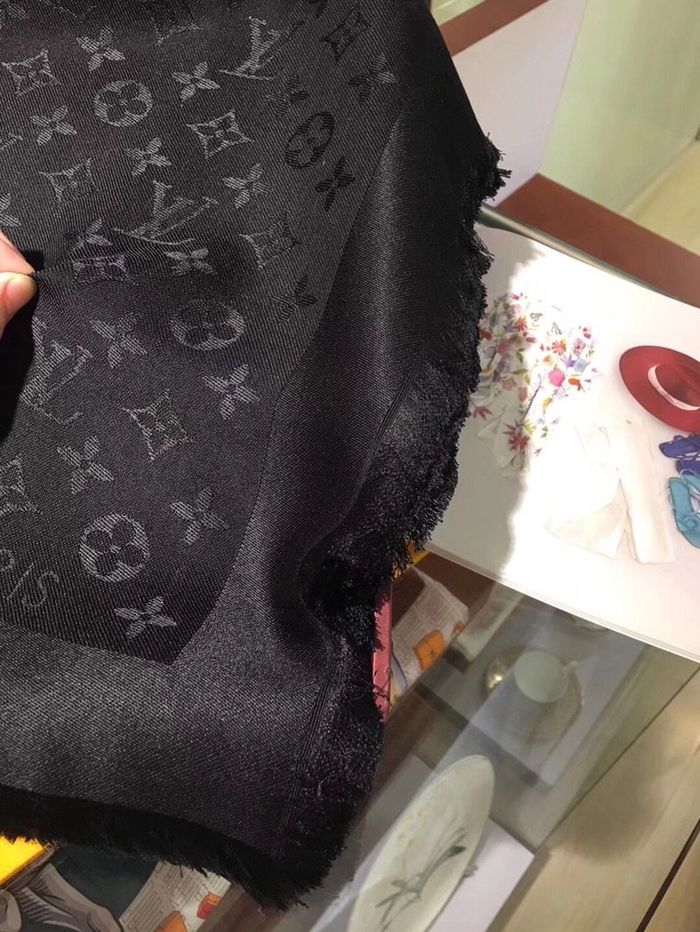 Louis Vuitton Scarf LVS00184